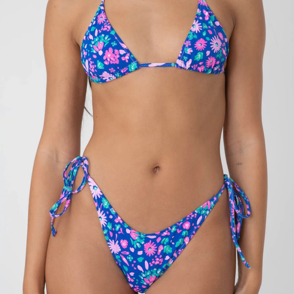 Bright swimwear Maria bikini in color sky purple